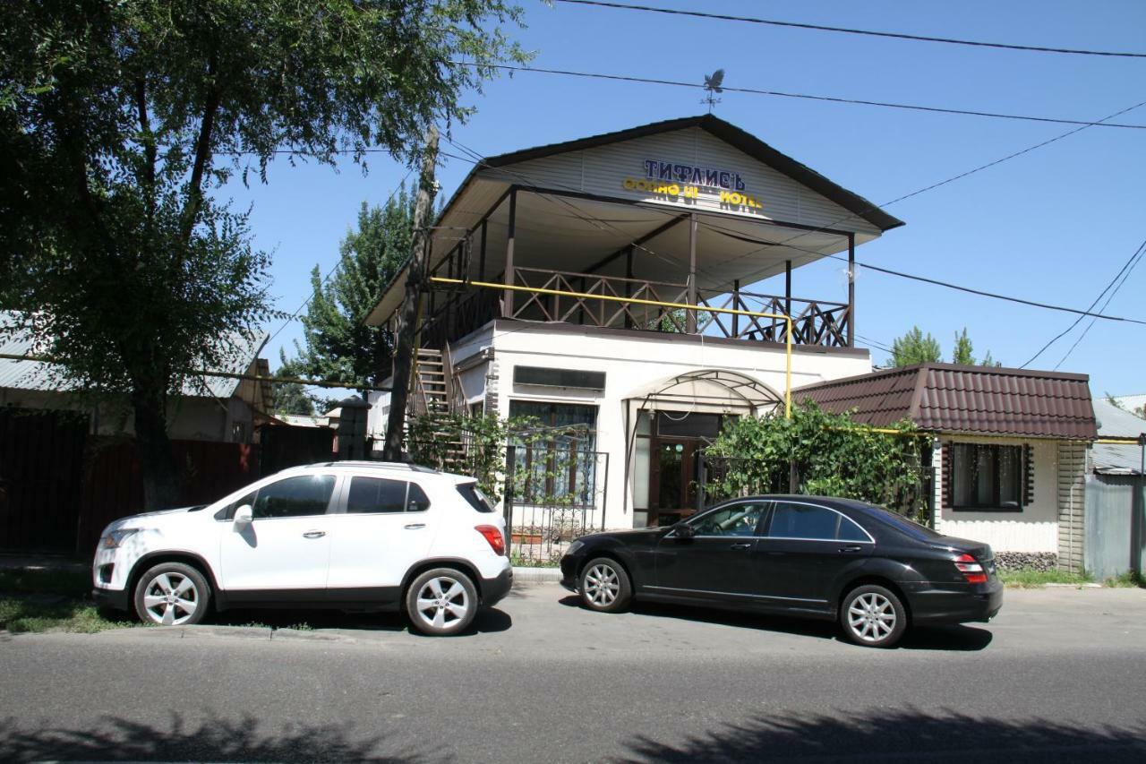 Tiflis Hotel Almaty Exterior foto